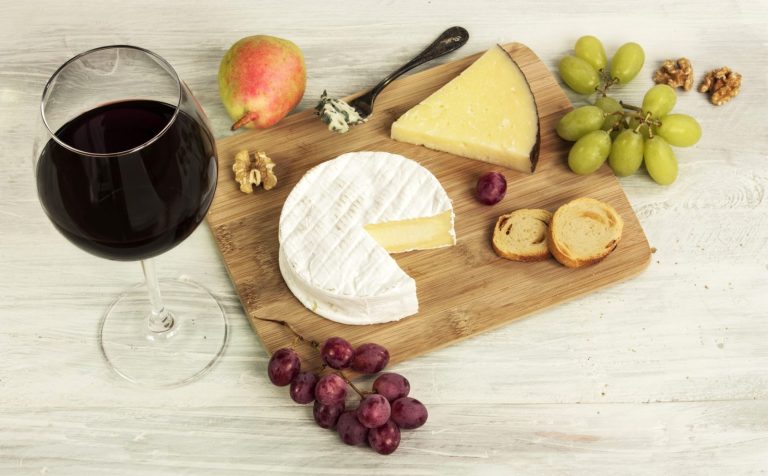 French Cheese Explained: Types, Board & Pairings