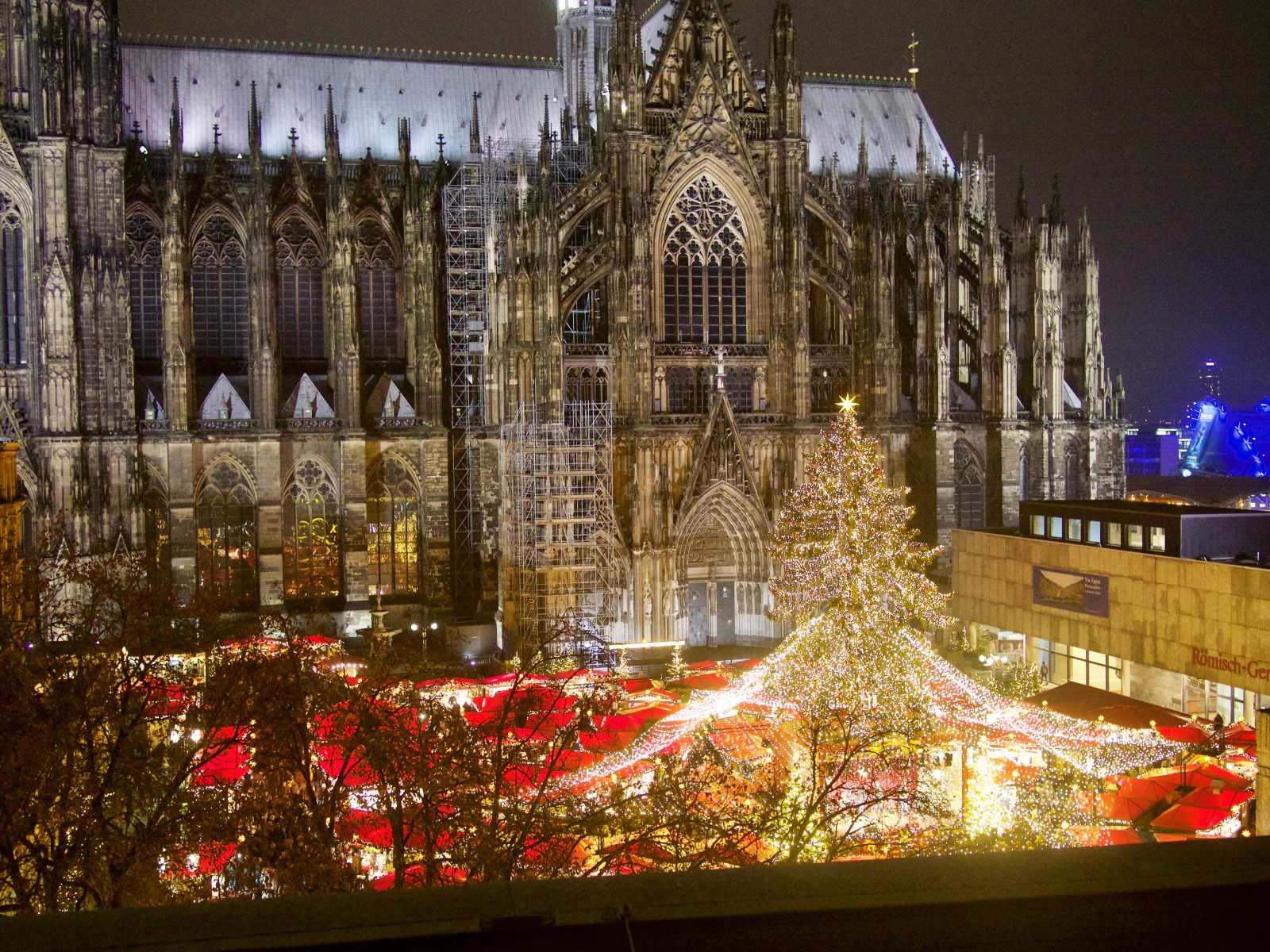 Christmas lights in front of Cologne Cathedral at night